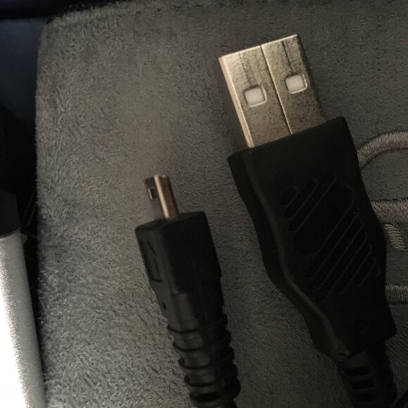 Panasonic LUMIX DMC FX10 6.0MP Digital Camera In Black + Tamrac Leather … - Picture 14 of 16